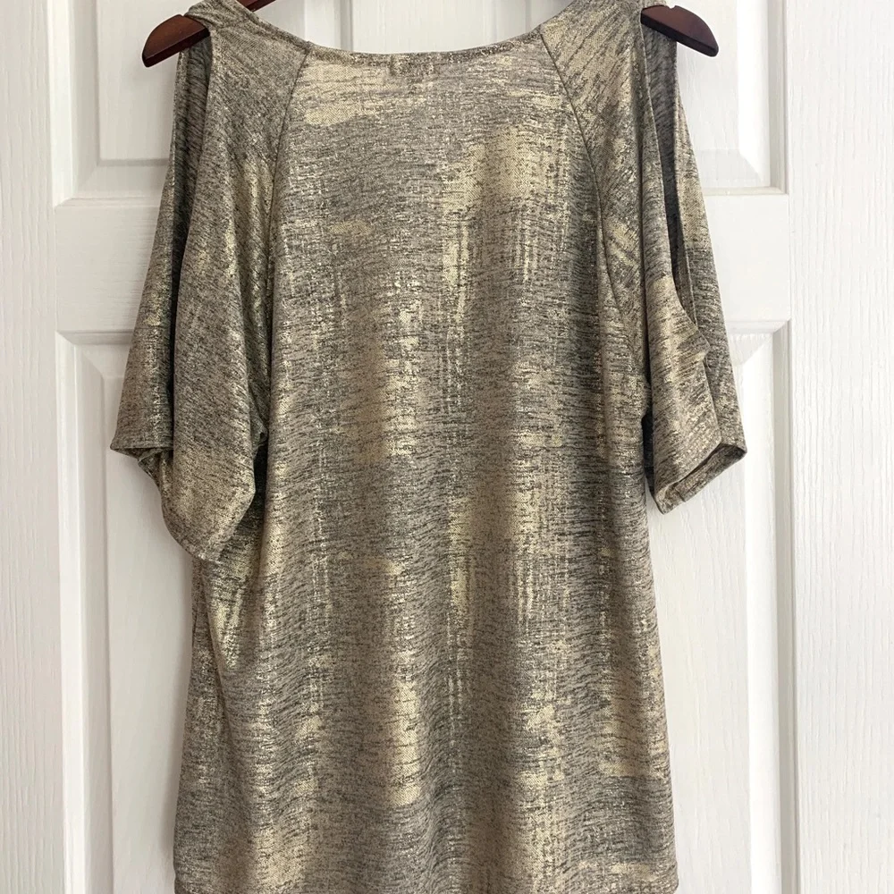 Gold Shimmery Top - Picture 5 of 5